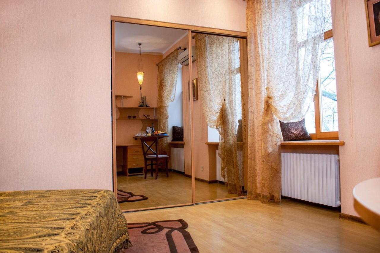 Mini-Hotel In The Very Heart Of Odessa Eksteriør billede