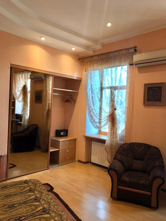 Mini-Hotel In The Very Heart Of Odessa Eksteriør billede