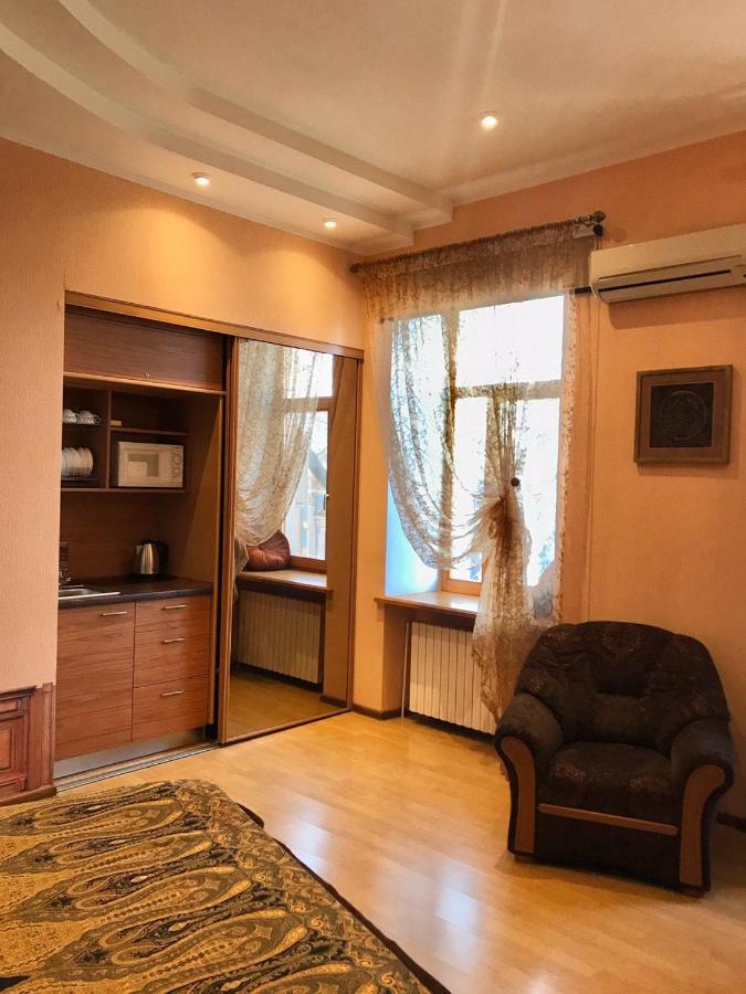 Mini-Hotel In The Very Heart Of Odessa Eksteriør billede